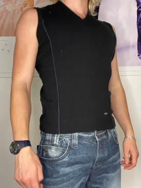 must have sleeveless thin knitwear vest